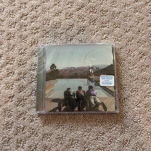 3/$20 ☀️ Happiness Begins Jonas Brothers CD - Brand New